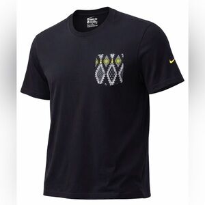 Nike Black and Yellow Patterned Men's Pocket Tee XL